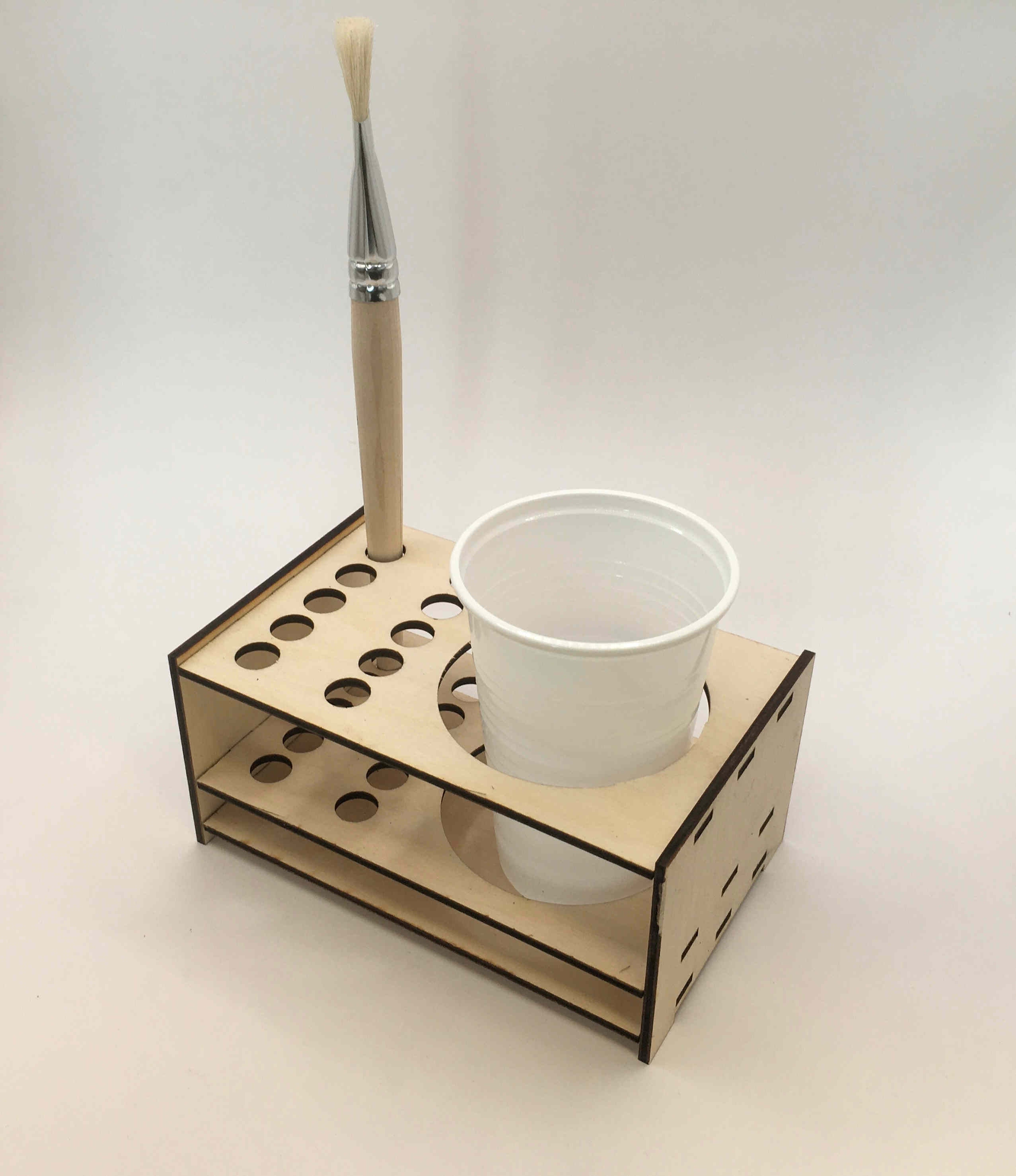 Pinselhalter speziell für malen mit Aquarell mit Platz für eine Wassertasse