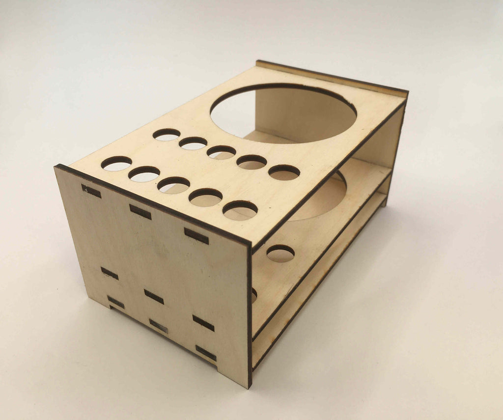 Pinselhalter speziell für malen mit Aquarell mit Platz für eine Wassertasse